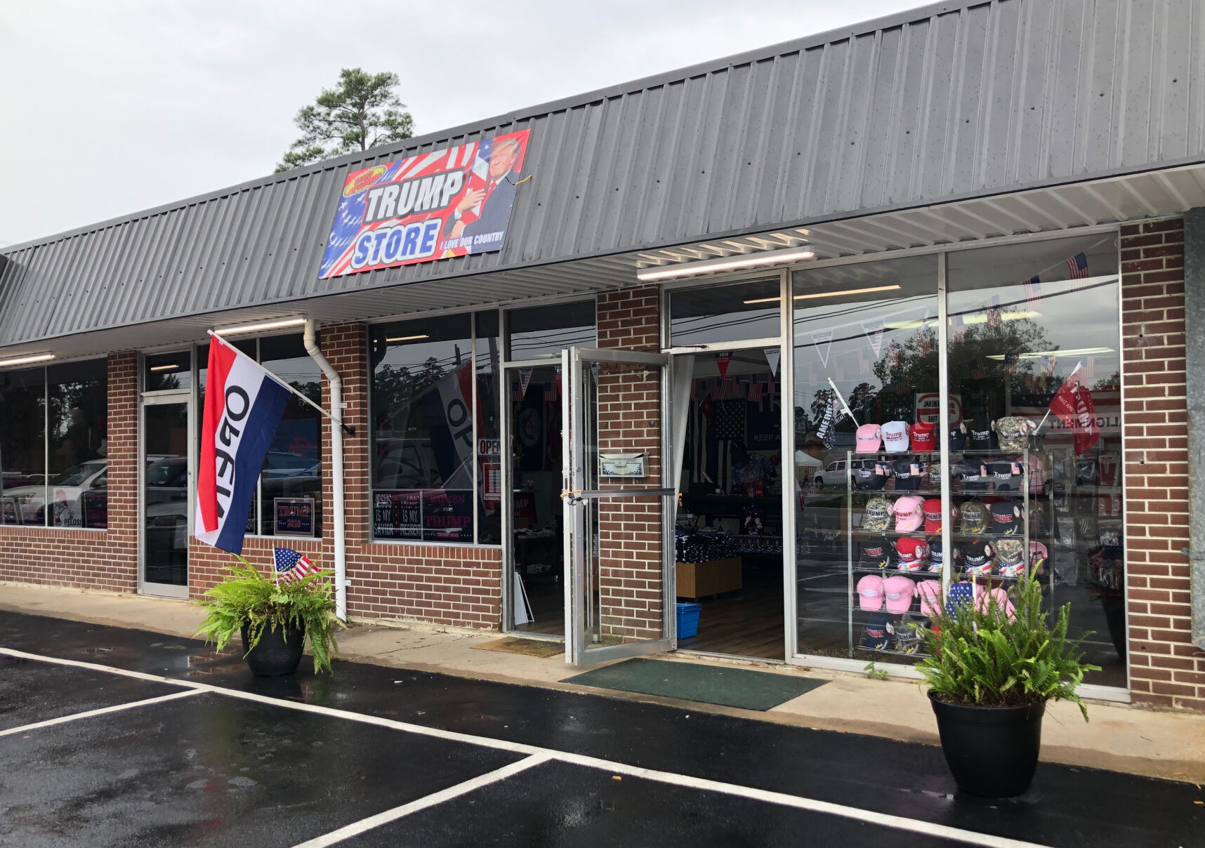 Trump Store Conway
